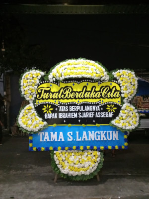 Papan Bunga Duka di Penamping
